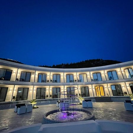 Ebbi Hotel Dhermi Bagian luar foto