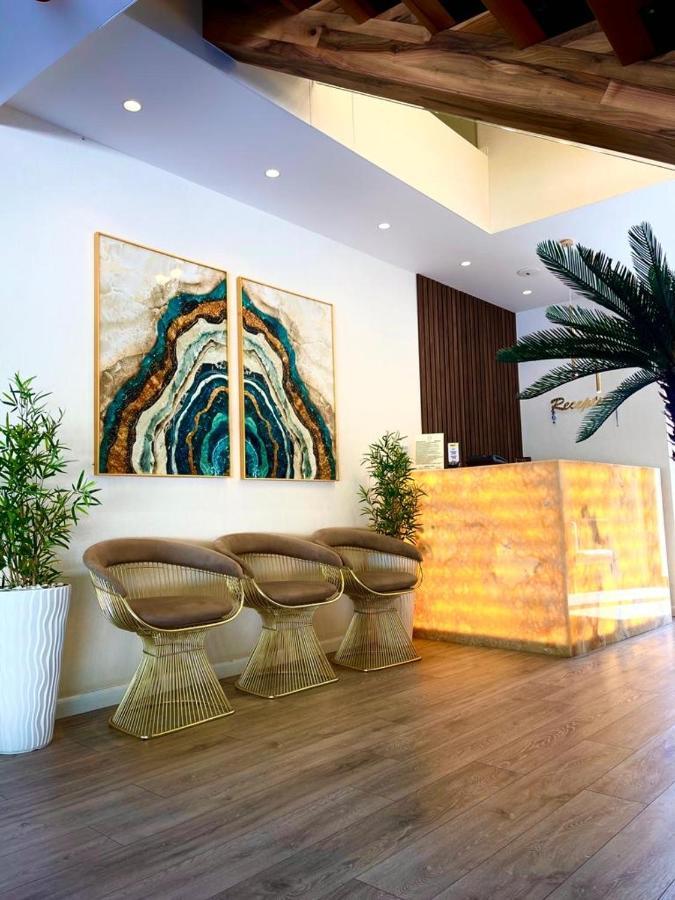 Ebbi Hotel Dhermi Bagian luar foto