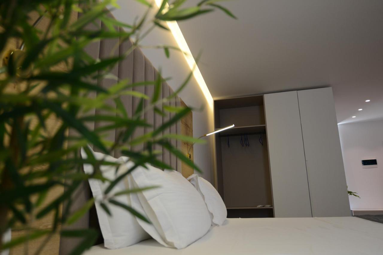Ebbi Hotel Dhermi Bagian luar foto